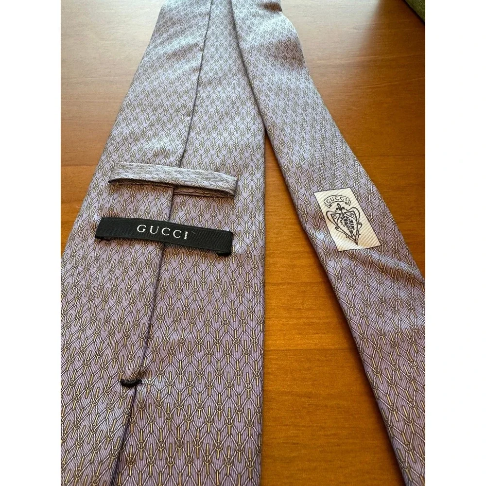 Gucci 100% silk